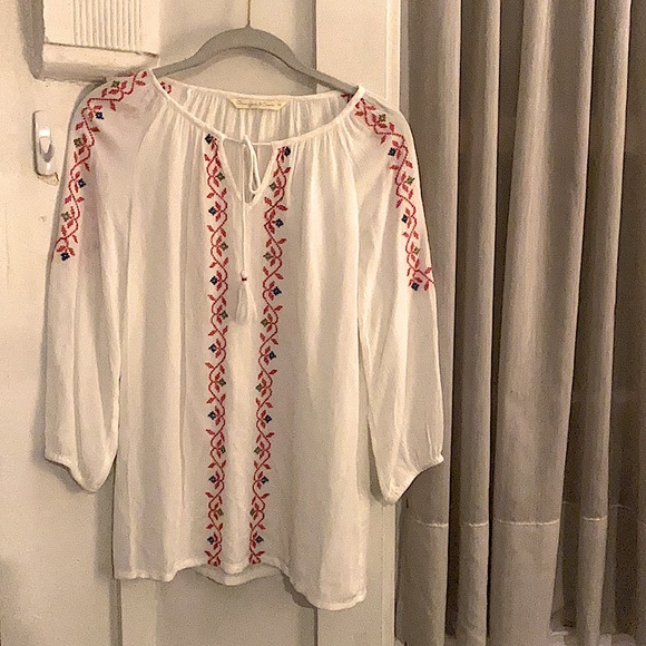 Denim Jeans & Casuals Embroidered 3/4 Sleeve Top - Picture 8 of 12